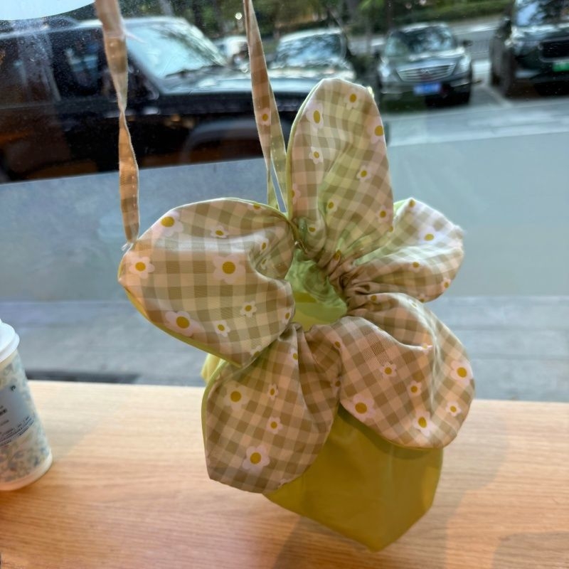 Geantă bucket cu flori, geantă crossbody mică, capacitate mare, design reversibil, stil girly, compartiment cu șnur pentru telefon și utilizare zilnică