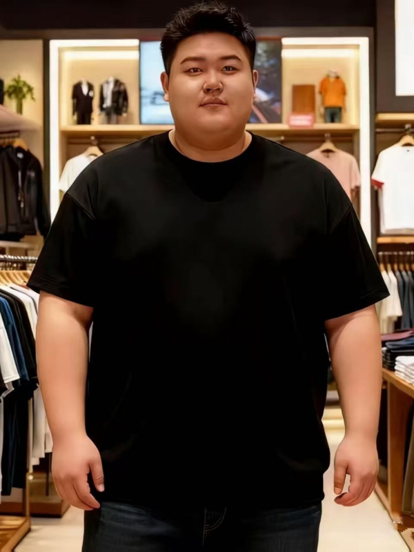 Ανδρικό σε μεγάλο μέγεθος μονόχρωμο T‑shirt, χαλαρή γραμμή, κοντά μανίκια, στρογγυλή λαιμόκοψη