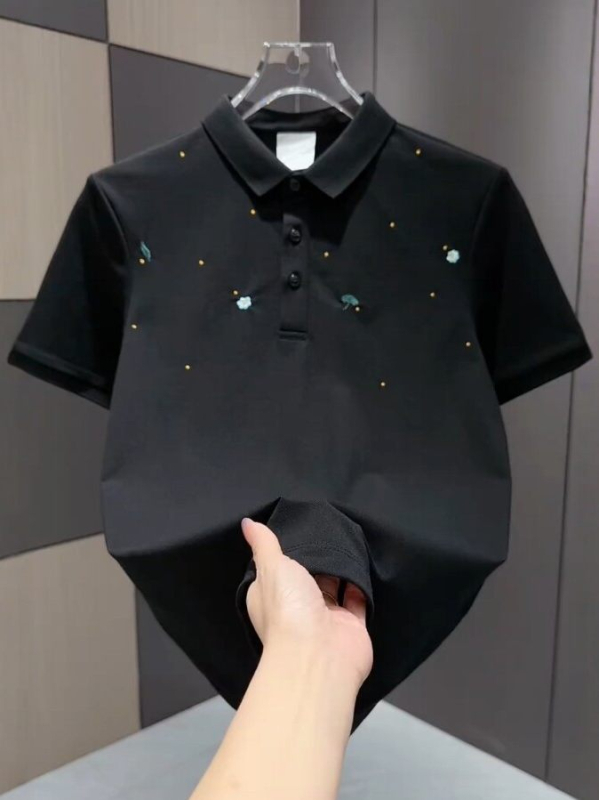 Polo negru pentru bărbați cu broderie florală, mâneci scurte, guler clasic, croială slim, bumbac piqué, vară 2026