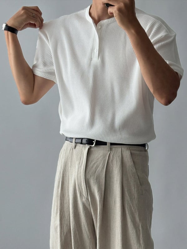Tricou Henley pentru bărbați, textură waffle, croială lejeră, mâneci scurte, guler polo cu nasturi parțiali