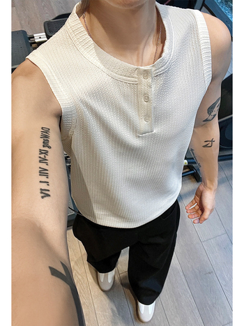 Tricou Henley american retro fără mâneci, croială mulată, vara 2026, trei nasturi, strat de bază sportiv