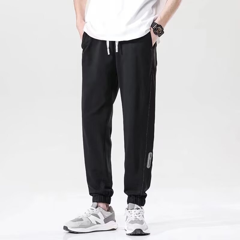 Pantaloni jogger pentru bărbați, gri deschis, croială lejeră, casual sport pants