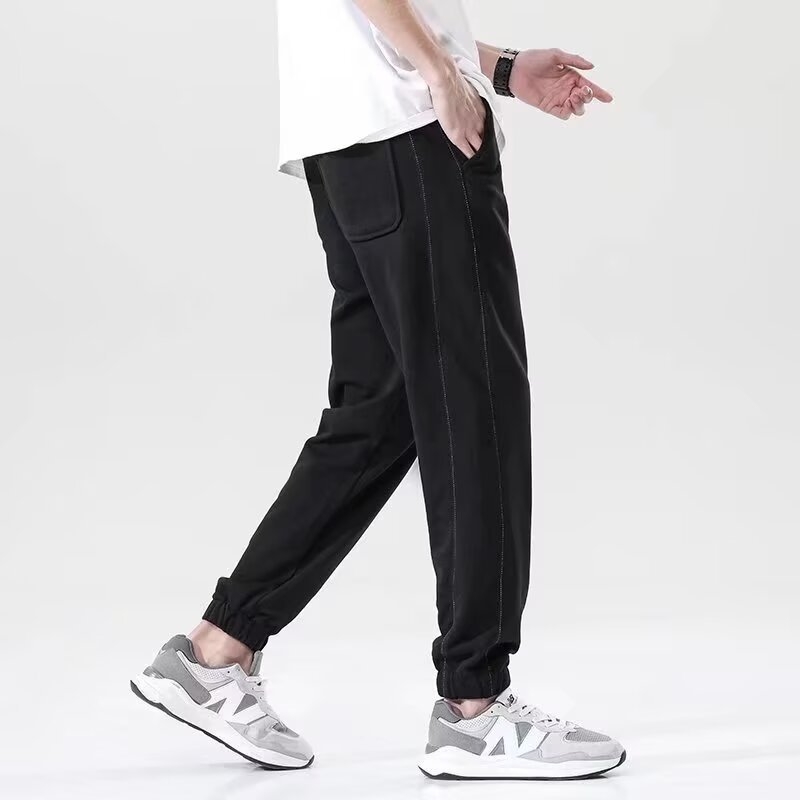 Pantaloni jogger pentru bărbați, gri deschis, croială lejeră, casual sport pants