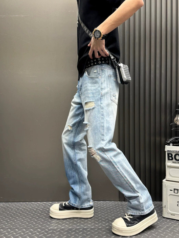 Blugi bărbați slim cu rupturi, albastru deschis, croială dreaptă, denim spălat, 2026, elastan