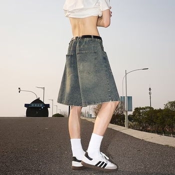 Shorturi denim pentru bărbați, spălare vintage, stil american retro, croială relaxată, vară 2026, casual și versatil cu cinci buzunare