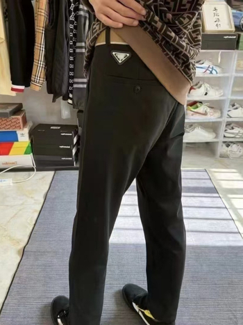 Pantaloni bărbați drepti, cu logo triunghiular, stil urban business casual, pantaloni lungi cu efect drapaj