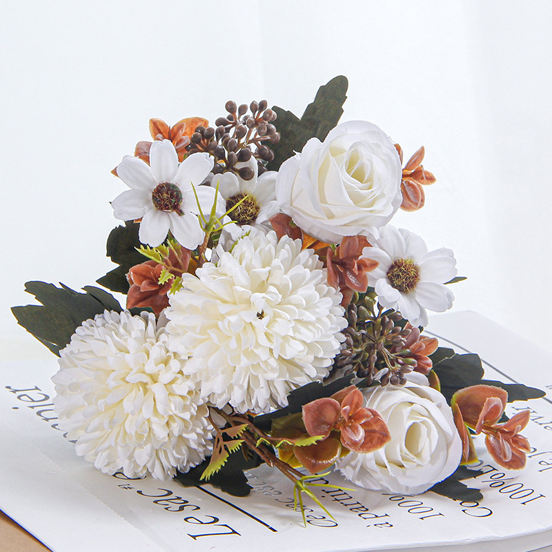 Buchet de trandafiri de mătase pentru decorul casei și decorarea nunții