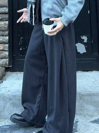 Pantaloni negri de costum pentru bărbați, din lână, talie medie, croială largă, falduri, casual, primăvară-toamnă 2026.