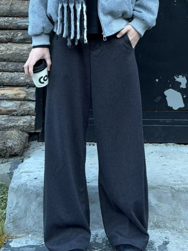Pantaloni negri de costum pentru bărbați, din lână, talie medie, croială largă, falduri, casual, primăvară-toamnă 2026.