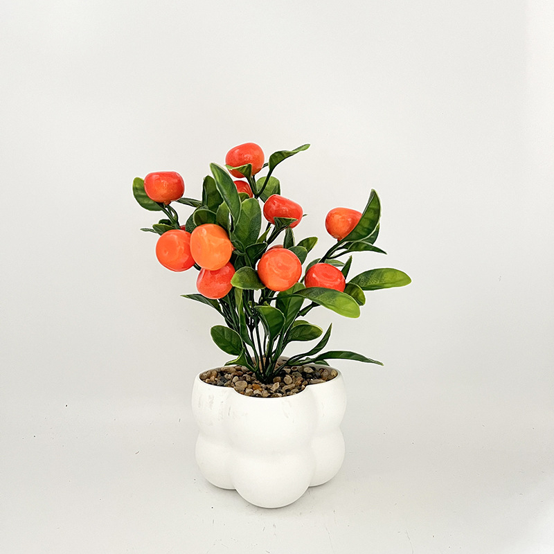 Planta în ghiveci cu fructe artificiale, grilaj pătrat – decor interior