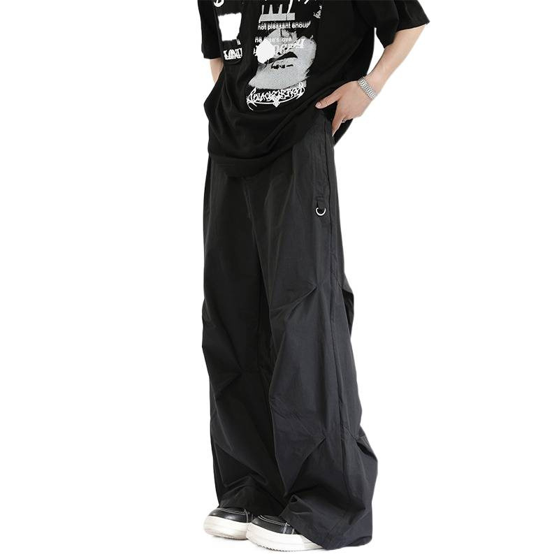 Pantaloni de bărbați, stil american, deconstruiți, aspect de lucru, plisate, talie liberă, lungi, croială dreaptă spre largă, poliester, căptușeală fleece