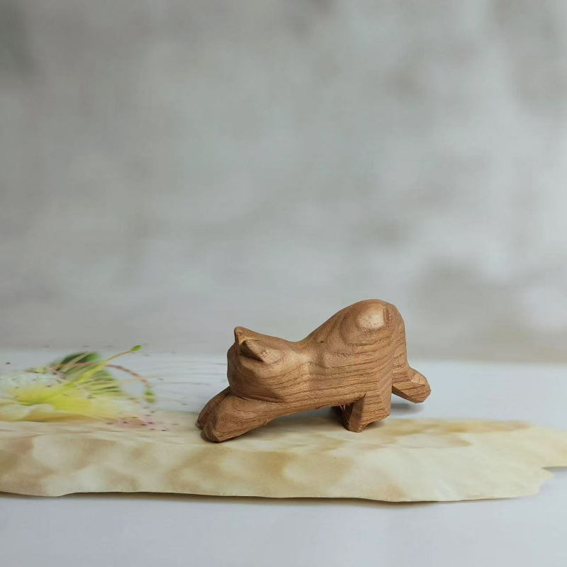 Plantă artificială atârnată cu frunze cu mai multe loburi, decor interior nordic, ornament din lemn premium