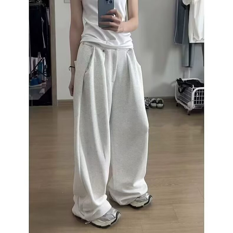 Pantaloni sport gri pentru bărbați, siluetă drapată, lungime până la podea, croială lejeră dreaptă, pentru toamnă-iarnă