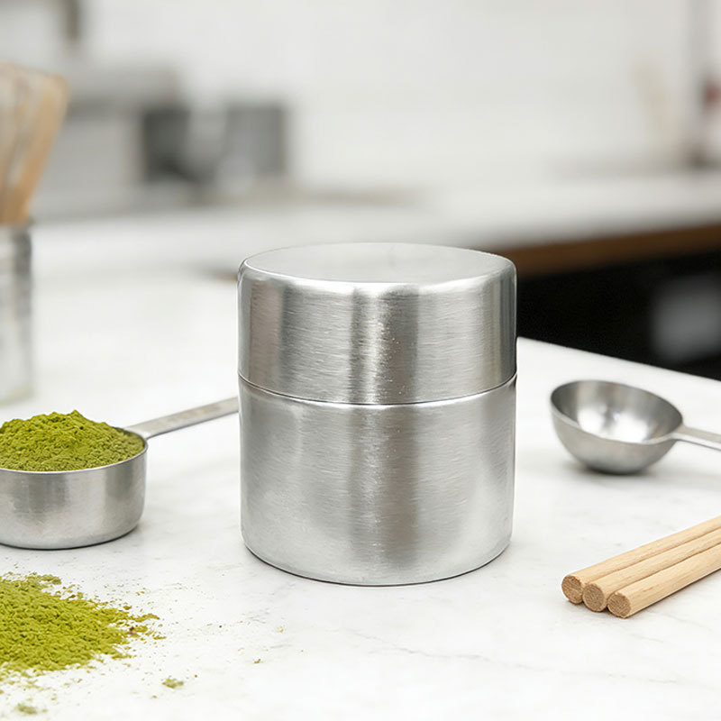 Recipient din oțel inoxidabil cu mecanism manual pentru matcha, uz casnic, recipient portabil de depozitare a pudrei de matcha, recipient ermetic pentru ceai în timpul călătoriilor