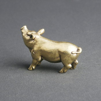 Porcușor din alamă solidă – ornament de birou cu motivul porcului din zodia; sculptură creativă pentru ceai.