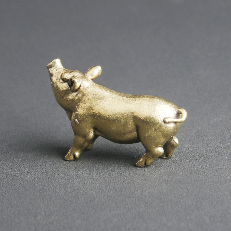 Porcușor din alamă solidă – ornament de birou cu motivul porcului din zodia; sculptură creativă pentru ceai.