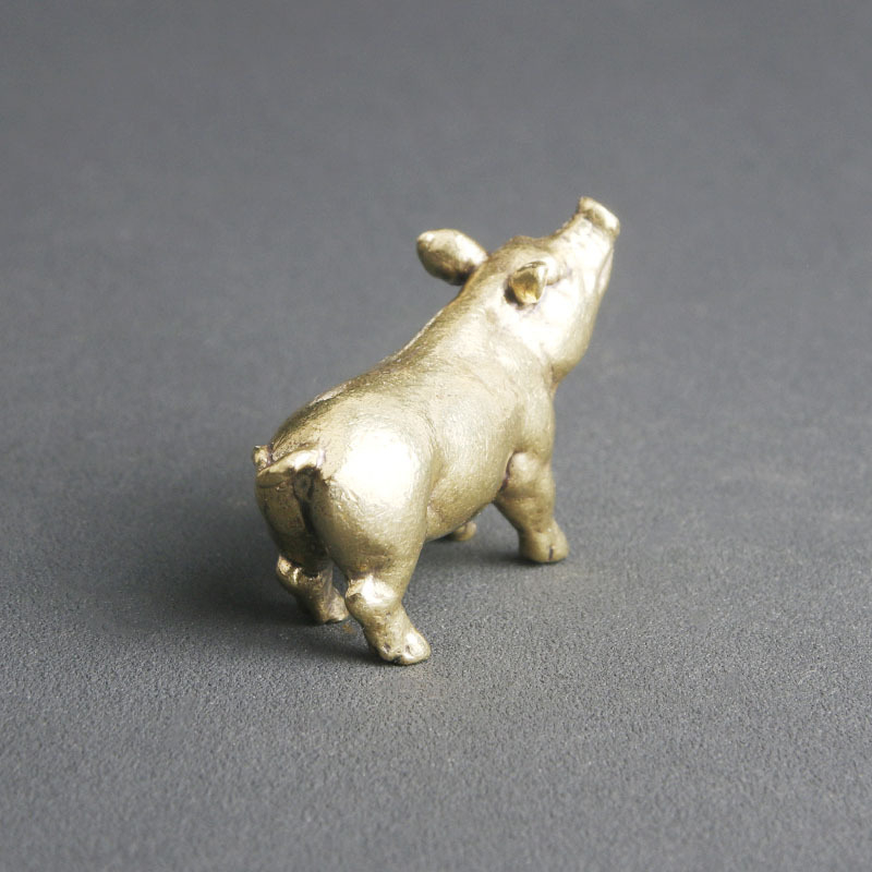Porcușor din alamă solidă – ornament de birou cu motivul porcului din zodia; sculptură creativă pentru ceai.