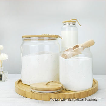 Sada veľkoobjemových borosilikátových sklenených nádob s bambusovými viečkami, bambusovým podnosom a drevenou špachtľou a lyžicou