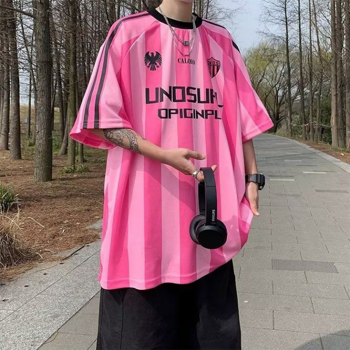 Tricou de fotbal pentru bărbați în stil Hong Kong, roz, vară 2026, croială lejeră, respirabil, uscare rapidă, mânecă scurtă