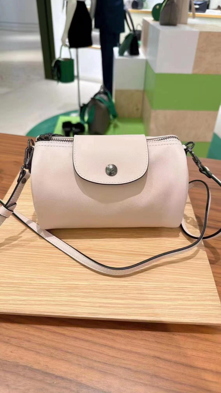 Geantă de umăr cilindrică din PU, formă de pernă — geantă crossbody pentru femei, casual și la serviciu, design la modă și versatil