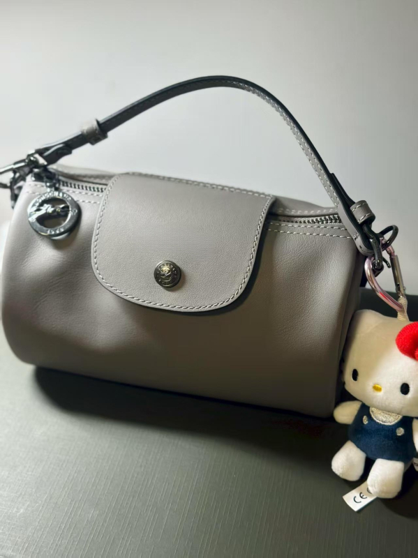 Geantă de umăr cilindrică din PU, formă de pernă — geantă crossbody pentru femei, casual și la serviciu, design la modă și versatil