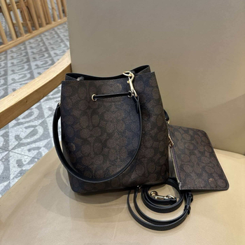Kou C μάρκα Rowan τσάντα-κουβά με μονογράμμα, μεγάλη χωρητικότητα, φοριέται στον ώμο ή ως crossbody και χέρι για γυναίκες