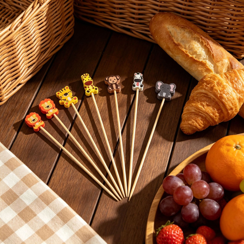 Állatkert témájú egyszer használatos bambusz gyümölcsnyársak és villák – kreatív művészeti nyársak gyümölcsökhöz, koktélokhoz és szendvicsekhez