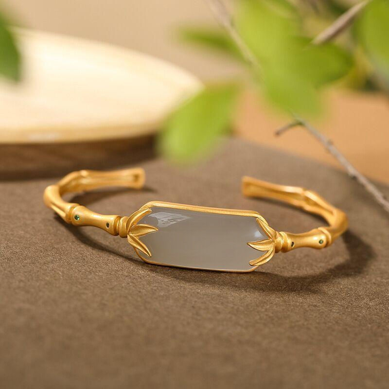 Βραχιόλι σε εθνοστυλ με ενθέτο Hetian Jade, επίχρυσο τελείωμα 925 και μοτίφ μπαμπού με φύλλα σε καπνιστό μωβ