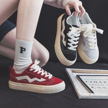Γυναικείες κόκκινες καμβά sneakers με ρετρό φουσκωτή σόλα και πλατφόρμα για αύξηση ύψους, ευέλικτα καθημερινά αθλητικά παπούτσια