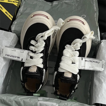 Γυναικείες καμβά sneakers σε στυλ Tan Jianci, μοντέλο Άνοιξη–Φθινόπωρο 2026, με πλατφόρμα και φαρδιά σόλα για αύξηση ύψους, casual κορδονωτά παπούτσια
