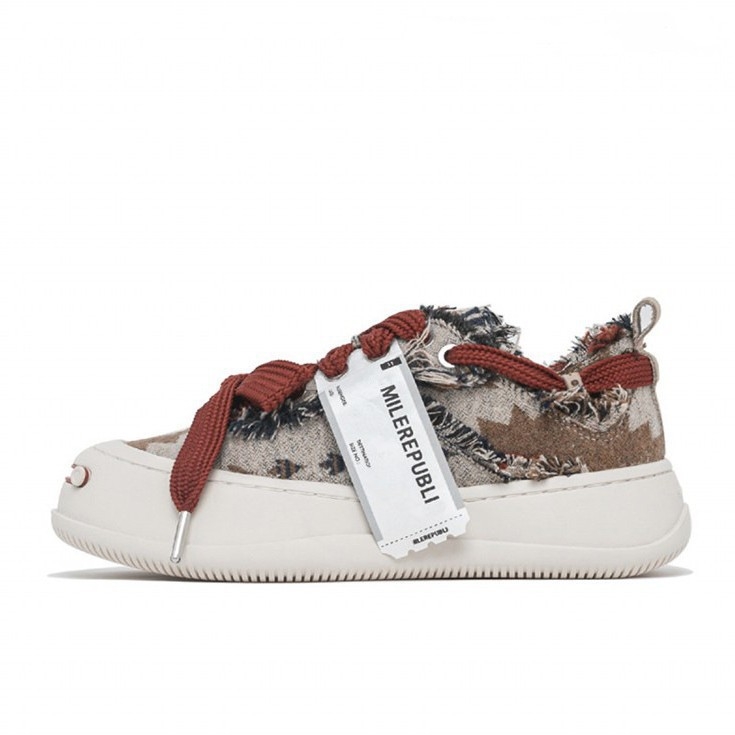 Γυναικείες καμβά sneakers σε στυλ Tan Jianci, μοντέλο Άνοιξη–Φθινόπωρο 2026, με πλατφόρμα και φαρδιά σόλα για αύξηση ύψους, casual κορδονωτά παπούτσια
