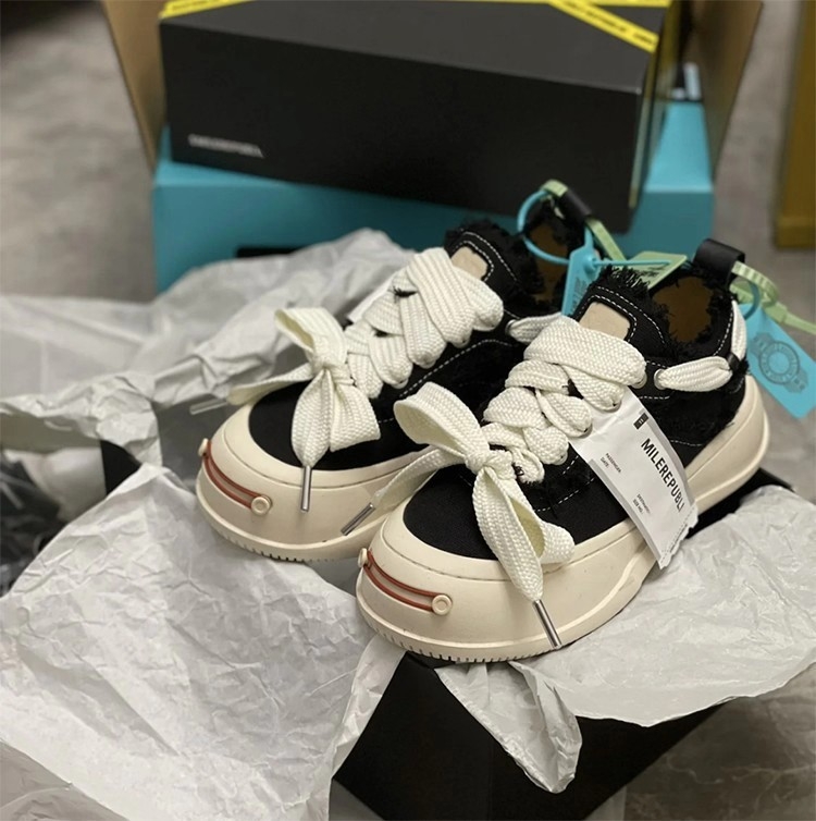 Γυναικείες καμβά sneakers σε στυλ Tan Jianci, μοντέλο Άνοιξη–Φθινόπωρο 2026, με πλατφόρμα και φαρδιά σόλα για αύξηση ύψους, casual κορδονωτά παπούτσια
