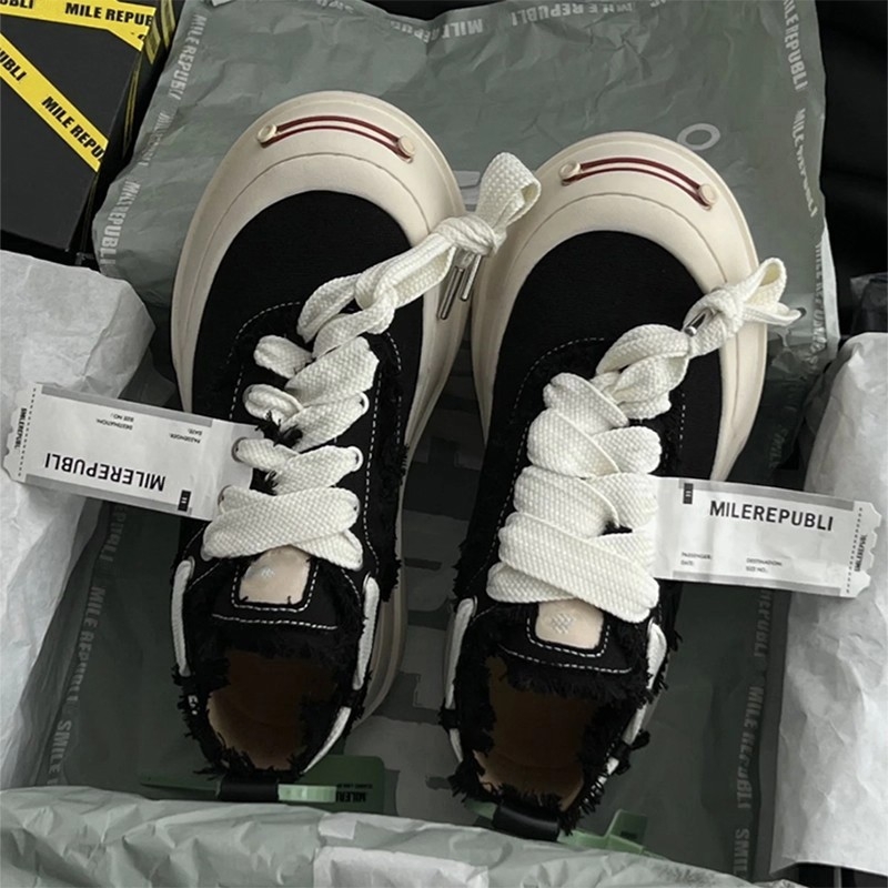 Γυναικείες καμβά sneakers σε στυλ Tan Jianci, μοντέλο Άνοιξη–Φθινόπωρο 2026, με πλατφόρμα και φαρδιά σόλα για αύξηση ύψους, casual κορδονωτά παπούτσια