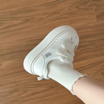 Γυναικεία λευκά αθλητικά με Velcro, φαρδιά σόλα για αύξηση ύψους, μοντέλο 2026, μοναδικός σχεδιασμός, κατάλληλες για φοιτήτριες