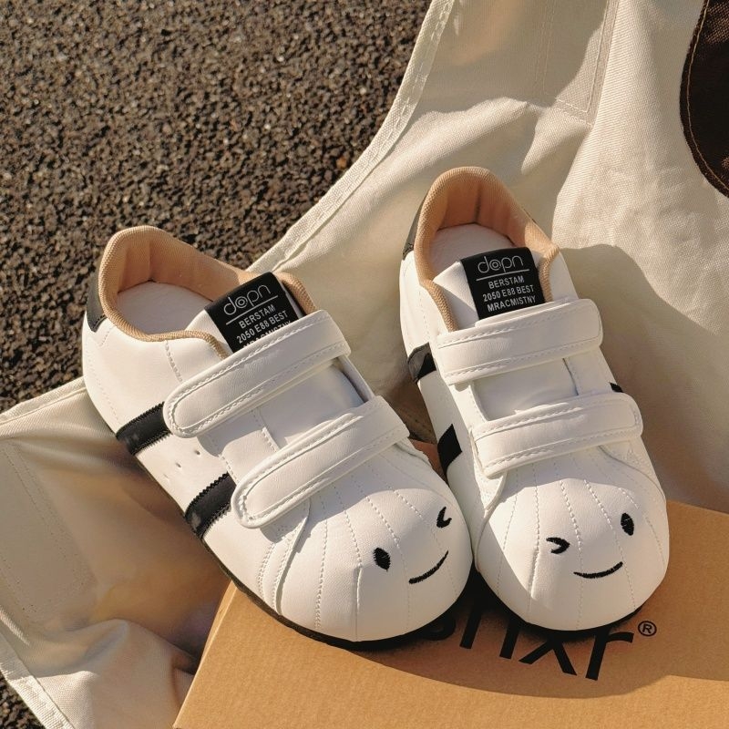 Γυναικείες casual sneakers με φαρδιά σόλα που αυξάνει το ύψος, αντιολισθητικές και ανθεκτικές, επάνω μέρος από συνθετικό δέρμα, σόλα από καουτσούκ