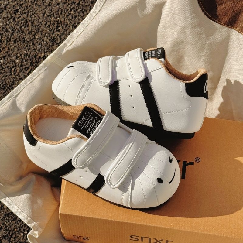 Γυναικείες casual sneakers με φαρδιά σόλα που αυξάνει το ύψος, αντιολισθητικές και ανθεκτικές, επάνω μέρος από συνθετικό δέρμα, σόλα από καουτσούκ