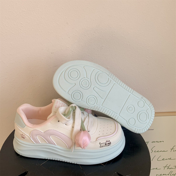 B3302 Tulip λευκά γυναικείνα sneakers με φαρδιά σόλα, Άνοιξη 2026, casual και ευέλικτα με κορδόνια για να φορεθούν με φούστες
