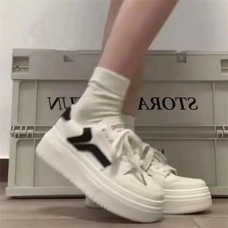 Λευκά sneakers με πλατφόρμα για γυναίκες, φοιτητικό στυλ, αυξάνουν το ύψος, αθλητικά casual παπούτσια.