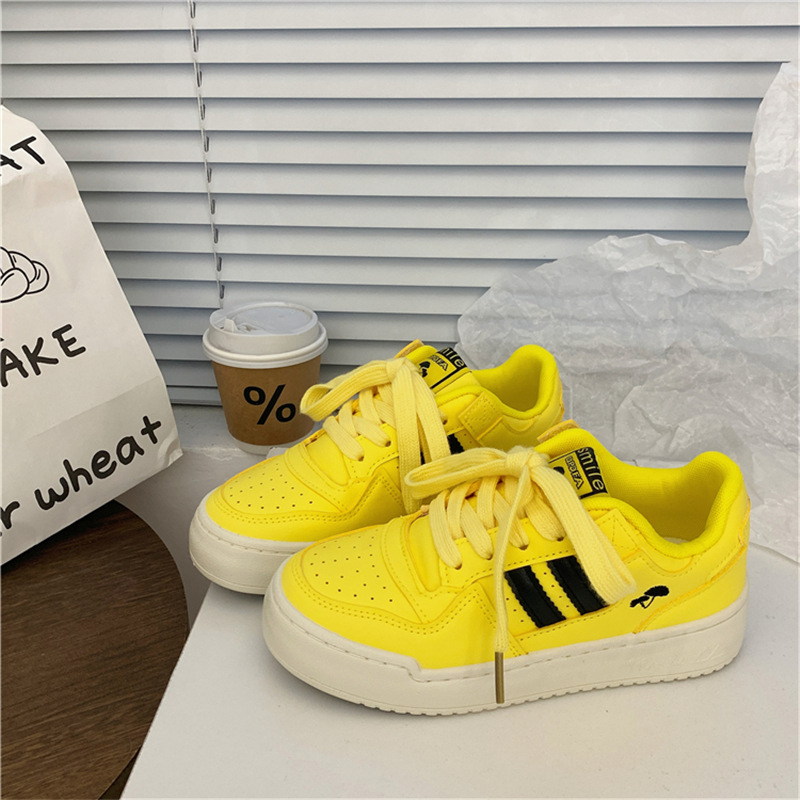 Γυναικείες αθλητικές sneakers με φαρδιά σόλα, λευκές, καθημερινές casual, μοντέρνος σχεδιασμός, νέο μοντέλο 2025