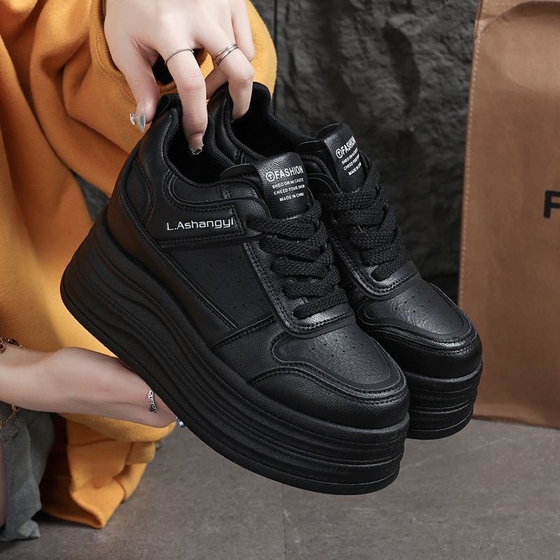 Γυναικείες λευκές sneakers με πλατφόρμα 8 εκ., αθλητικά casual παπούτσια, άνοιξη 2026