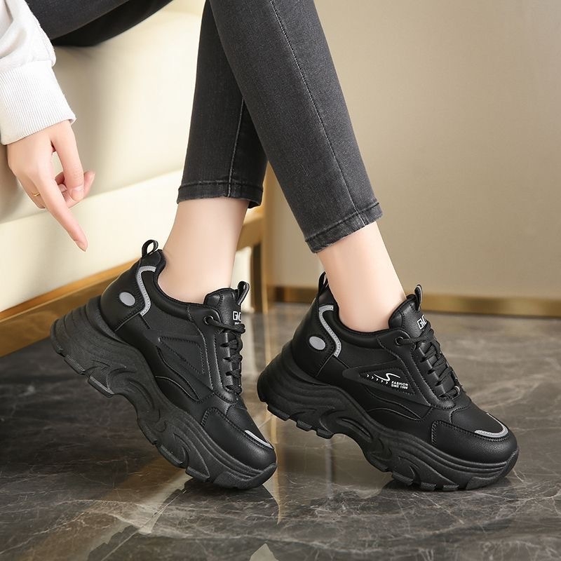 Γυναικεία λευκά sneakers – Άνοιξη 2024, με φαρδιά σόλα για αύξηση ύψους, καθημερινά αθλητικά παπούτσια