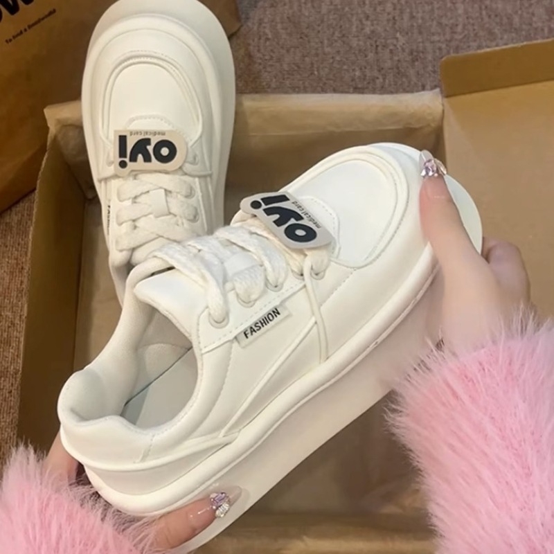 Γυναικείες sneakers αυξητικού ύψους με φαρδιά σόλα, λευκές, φθινόπωρο 2024