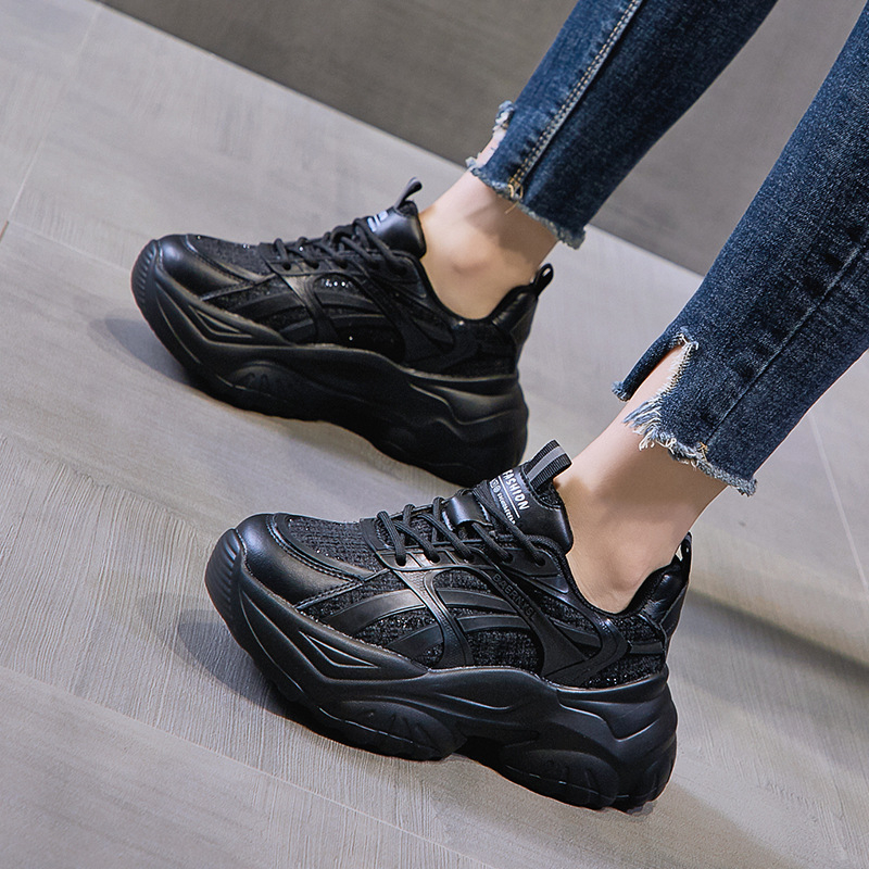 Γυναικείες αθλητικές παπούτσια τύπου Ντατ με διαπερατή κατασκευή και φαρδιά σόλα, αμερικανικού στυλ, Chanel-εμπνευσμένες casual sneakers, μοντέλο φθινοπωρινό 2026