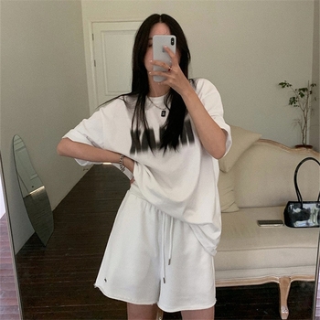 Γυναικεία μαύρη T-Shirt με κοντά μανίκια, χαλαρή γραμμή, εκτύπωση καρτούν, στρογγυλός λαιμός, ύφασμα Milk Silk πολυεστέρας