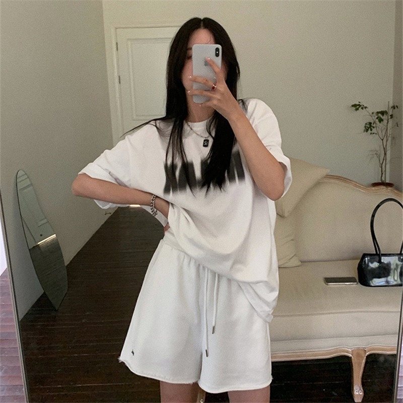 Γυναικεία μαύρη T-Shirt με κοντά μανίκια, χαλαρή γραμμή, εκτύπωση καρτούν, στρογγυλός λαιμός, ύφασμα Milk Silk πολυεστέρας