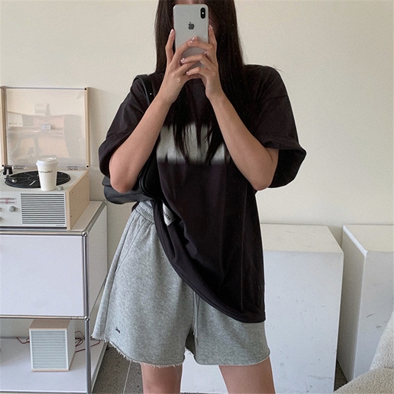 Γυναικεία μαύρη T-Shirt με κοντά μανίκια, χαλαρή γραμμή, εκτύπωση καρτούν, στρογγυλός λαιμός, ύφασμα Milk Silk πολυεστέρας