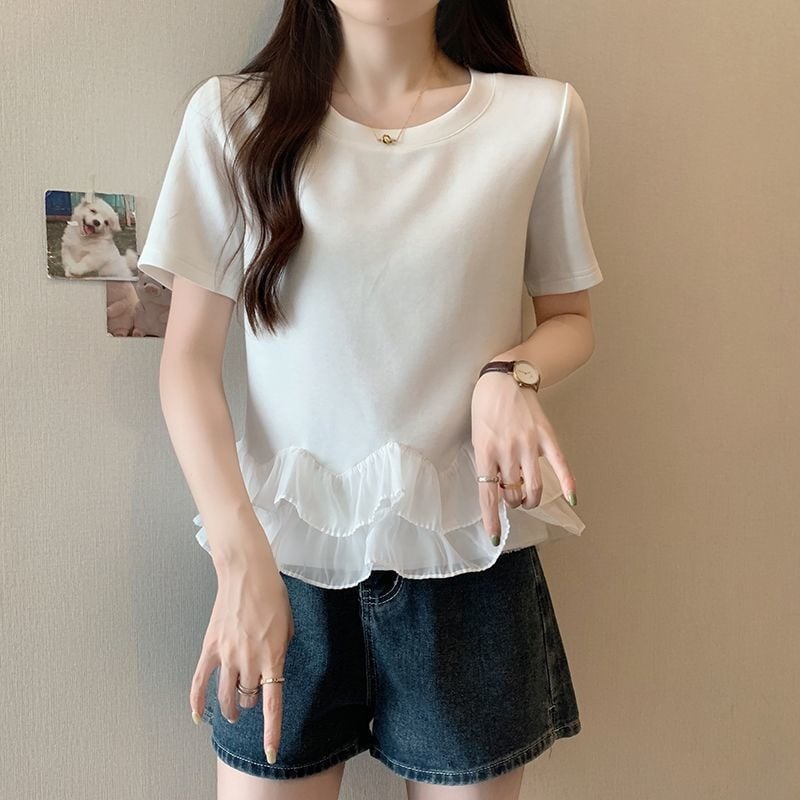 Plus-Size T‑shirt με φουσκώματα και patchwork, κοντό μανίκι - Καλοκαιρι 2025, χαλαρή γραμμή