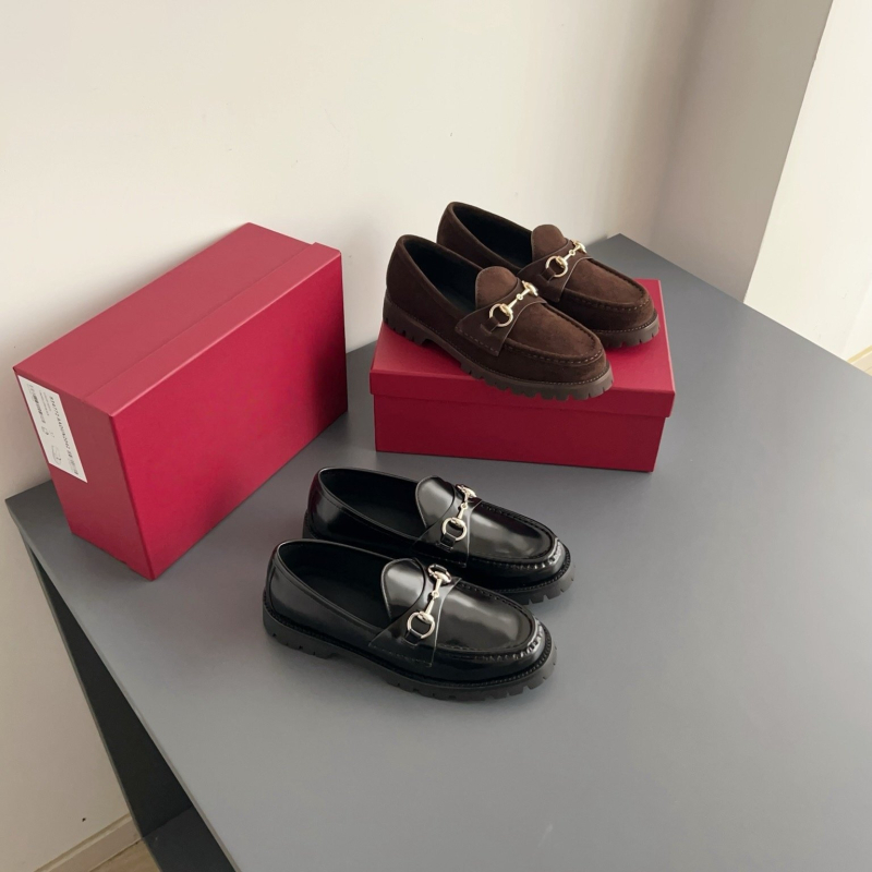 Γυναικείοι loafers από γνήσιο δέρμα, 2026 vintage, βρετανικό στυλ, με φαρδιά σόλα και μεταλλική αγκράφα σε στυλ ιππασίας
