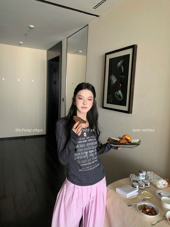 Γυναικεία μακρυμάνικη T‑shirt με στρογγυλό λαιμό σε κορεάτικο στυλ, χαλαρή γραμμή, εκτύπωση με γράμματα, καθημερινή χρήση.