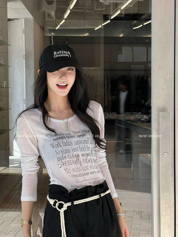 Γυναικεία μακρυμάνικη T‑shirt με στρογγυλό λαιμό σε κορεάτικο στυλ, χαλαρή γραμμή, εκτύπωση με γράμματα, καθημερινή χρήση.